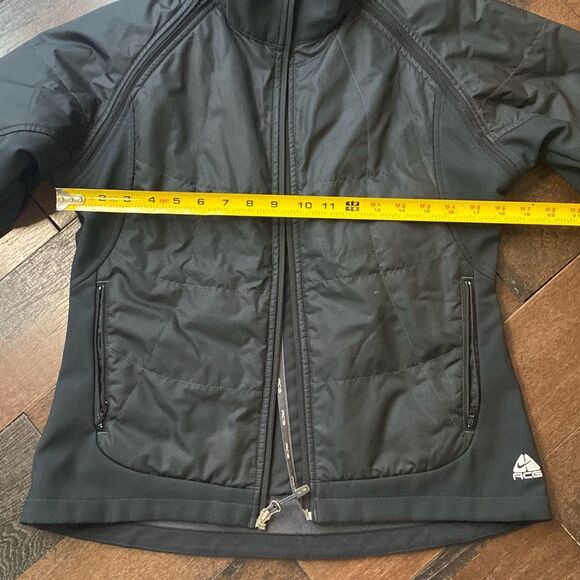 Nike ACG womens jacket removable sleeves size medium black outdoors hiking sport - Picture 12 of 12